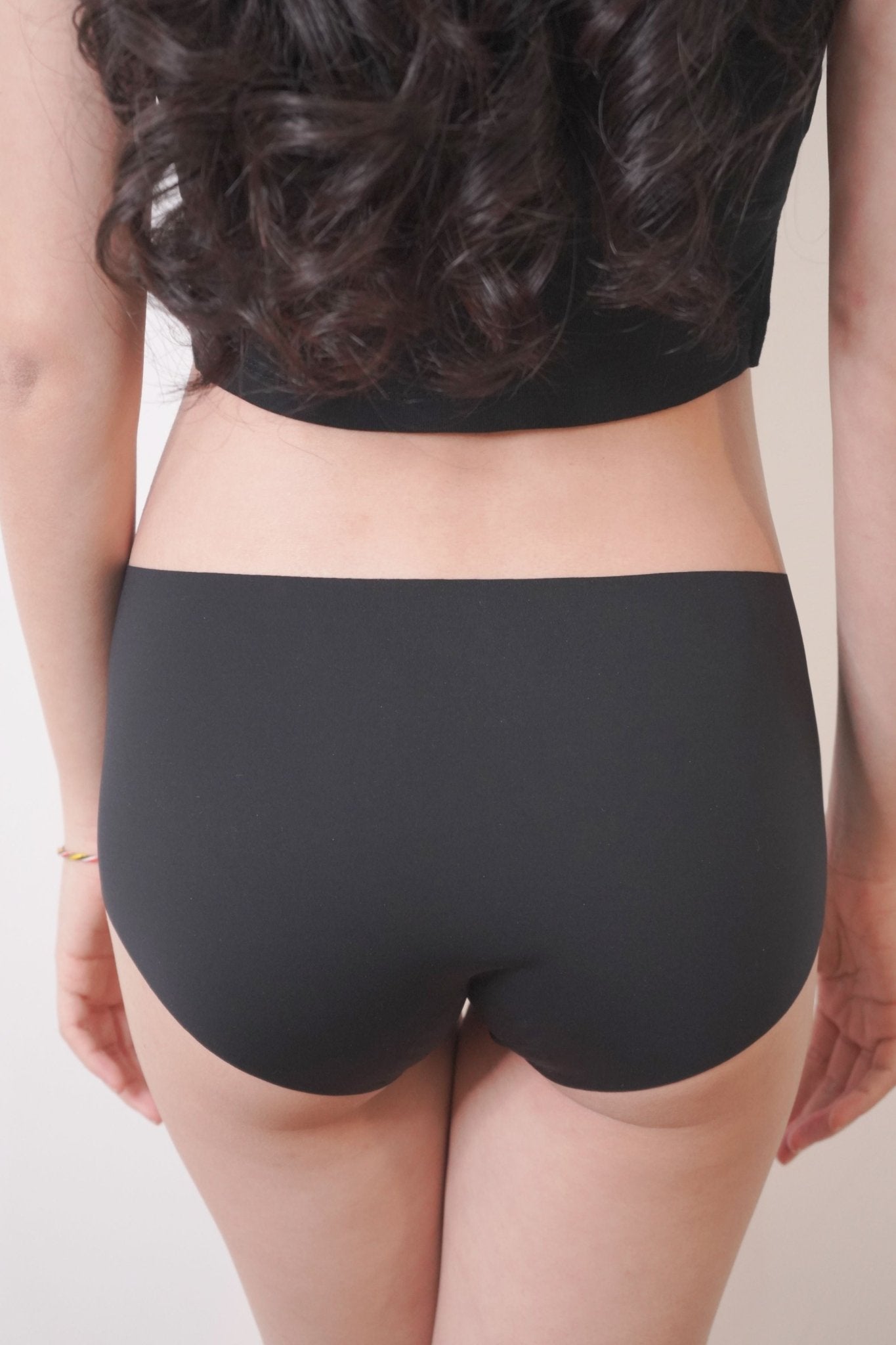 [New-In] Wear Nothing Seamless Antibacterial Panty In Black - Adelais Official